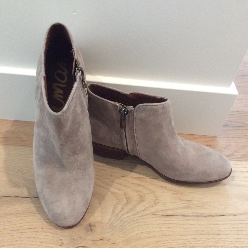 Sam Edelman taupe suede ankle booties